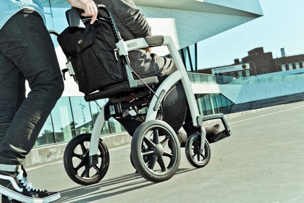 Rollz Motion 2, Rollator et landau en un seul aide Noir