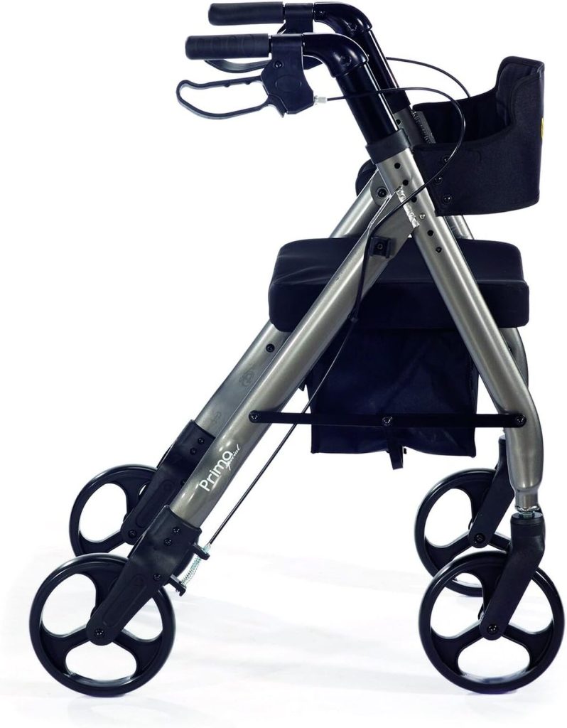 Test du déambulateur Comodita Prima avec siège orthopédique et porte-gobelet